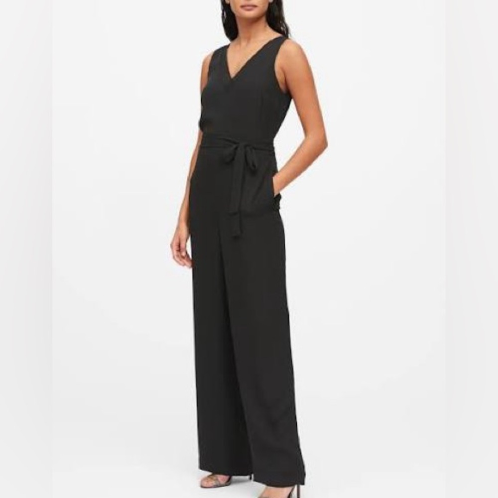 Banana Republic Black Sleeveless V-Neck Jumpsuit with Tie Waist